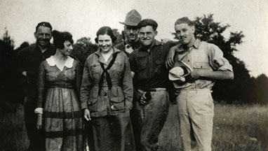 (L-R) Carl Edgar, Kate Smith, Marcelline Hemingway, Bill Horne, Ernest Hemingway, and Bill Smith.  Image courtesy of John F. Kennedy Presidential Library