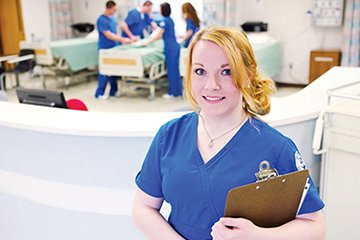 Nursing student in clinical setting for CMU Mid Michigan College JNEP