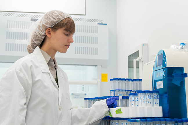 Morgan Jowett and Dr. Anthony Chappez research Investigating Rhenium Systems in a Modern Analogue of the Proterozoic Ocean; Advancing the Paleo Redox Proxy during the McNair Research Institute 2025.