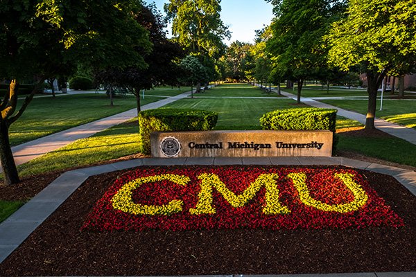 A Central Michigan University concrete sign.